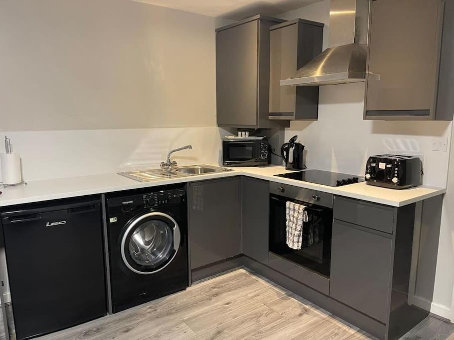 Hosted By Ryan - 2 Bedroom Apartment Liverpool Ngoại thất bức ảnh